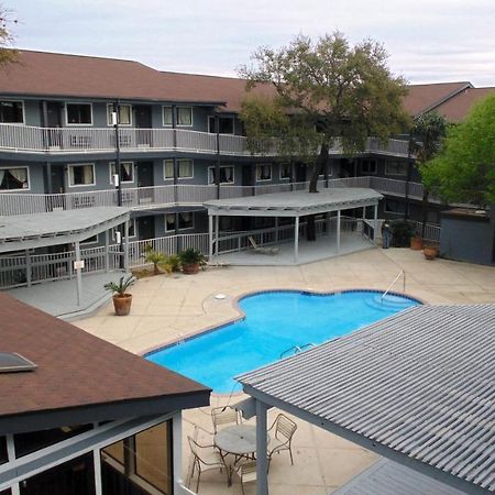 Home Suites San Antonio Exterior photo